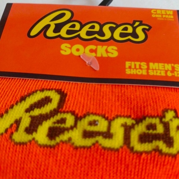 Men Reese’s Novelty Crew Socks Size 6-12 Lot Of 2 - Picture 2 of 3